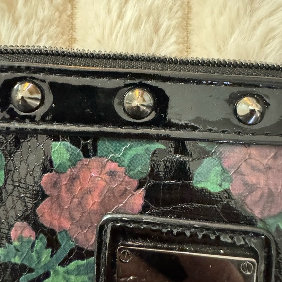 Betsey Johnson Black Floral Wristlet Betseyville - Picture 4 of 7